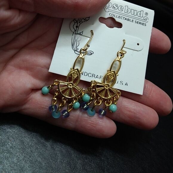 Rosebud Jewelry - Rosebud handcrafted blue bead earrings